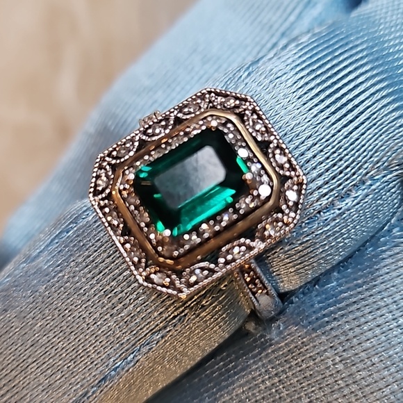 -SOLD- Vintage style, lab created emerald w/real diamonds with silver and 14kt - Picture 5 of 8